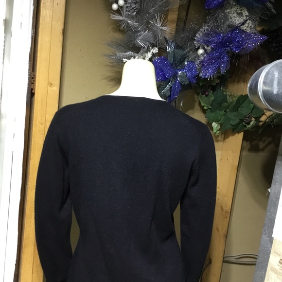 Neiman Marcus Cashmere Sweater - Picture 12 of 16